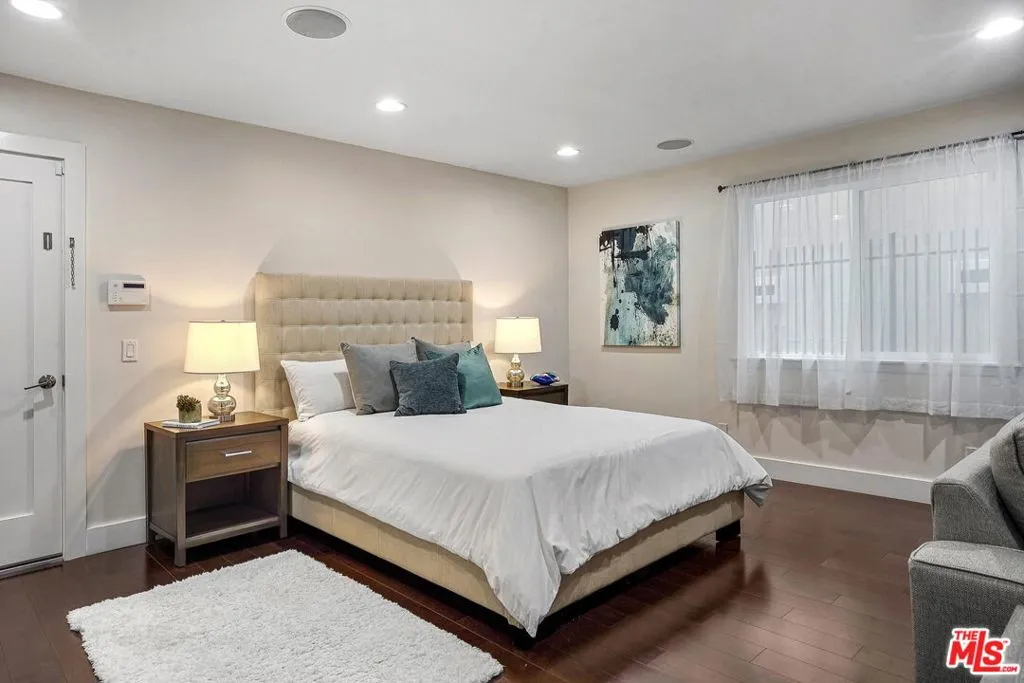 1100 N Beverly Glen Boulevard, Los Angeles, California 90077 home-pic-27